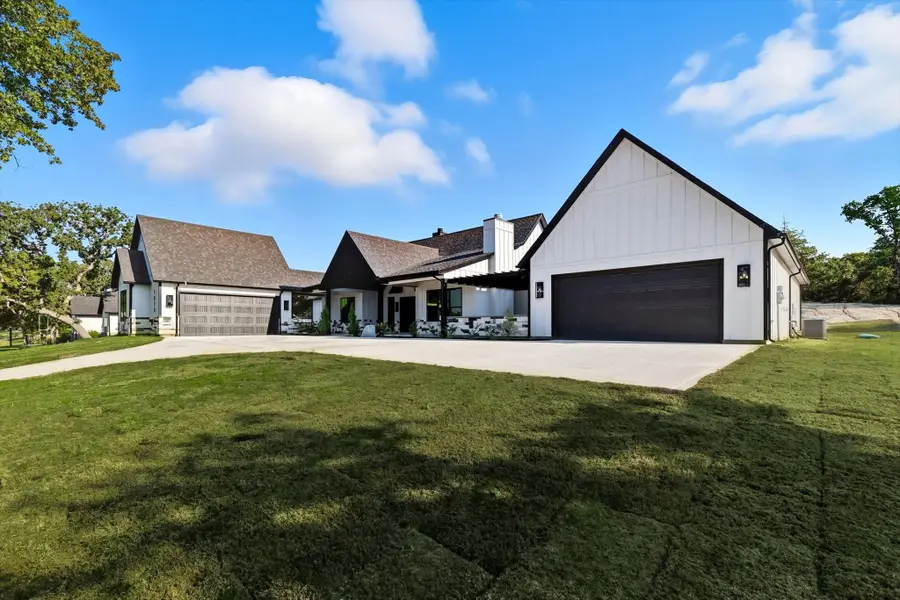 1019 Glenoaks Drive, Weatherford, TX 76088 - Image #2