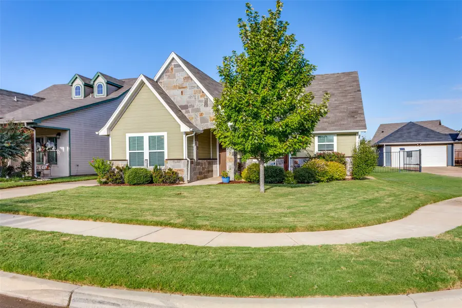 637 Kagen Court, Burleson, TX 76028 - Image #2