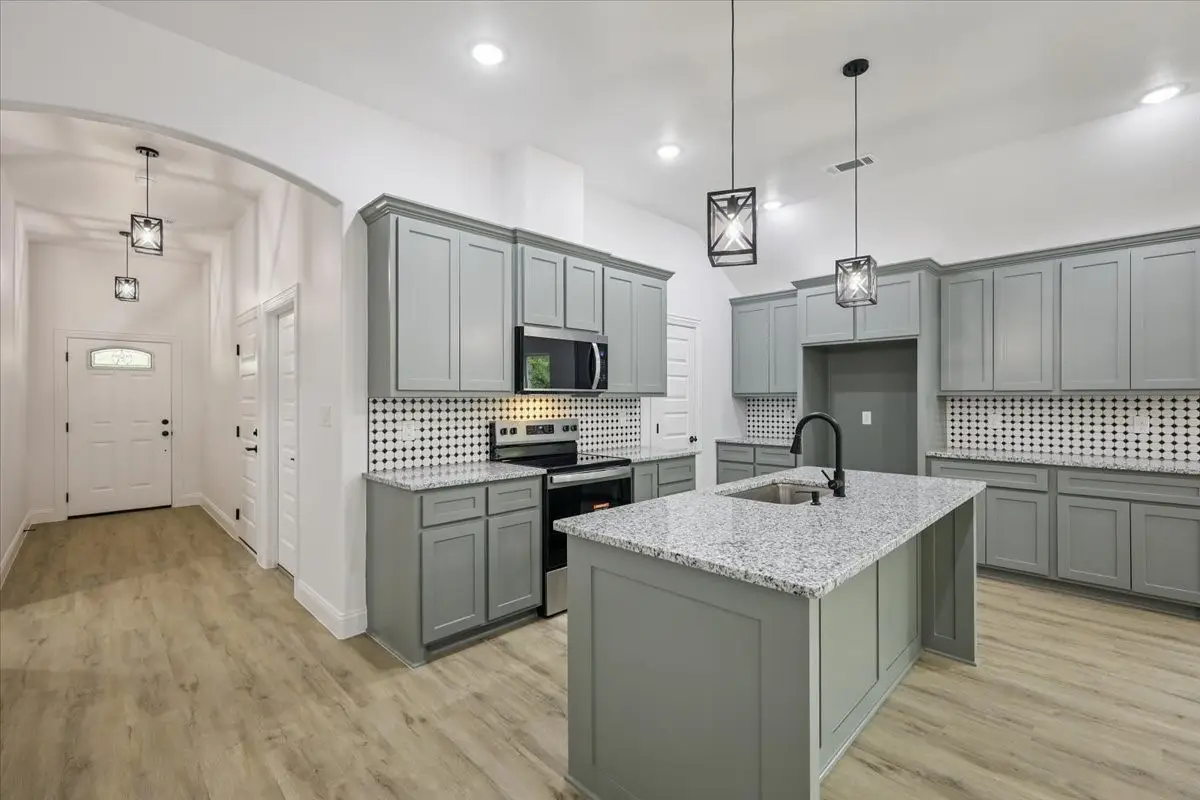 111 N Oak Street, Ector, TX 75439 - Image #1