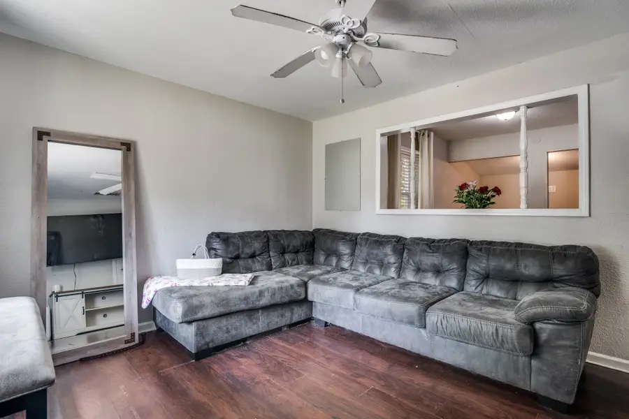 1309 Woodcrest Drive, Mesquite, TX 75149 - Image #3