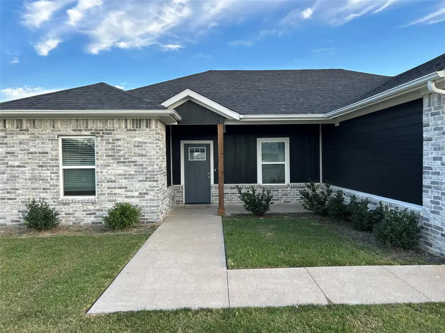 3825 Skylane Avenue, Corsicana, TX 75110 - Image #2