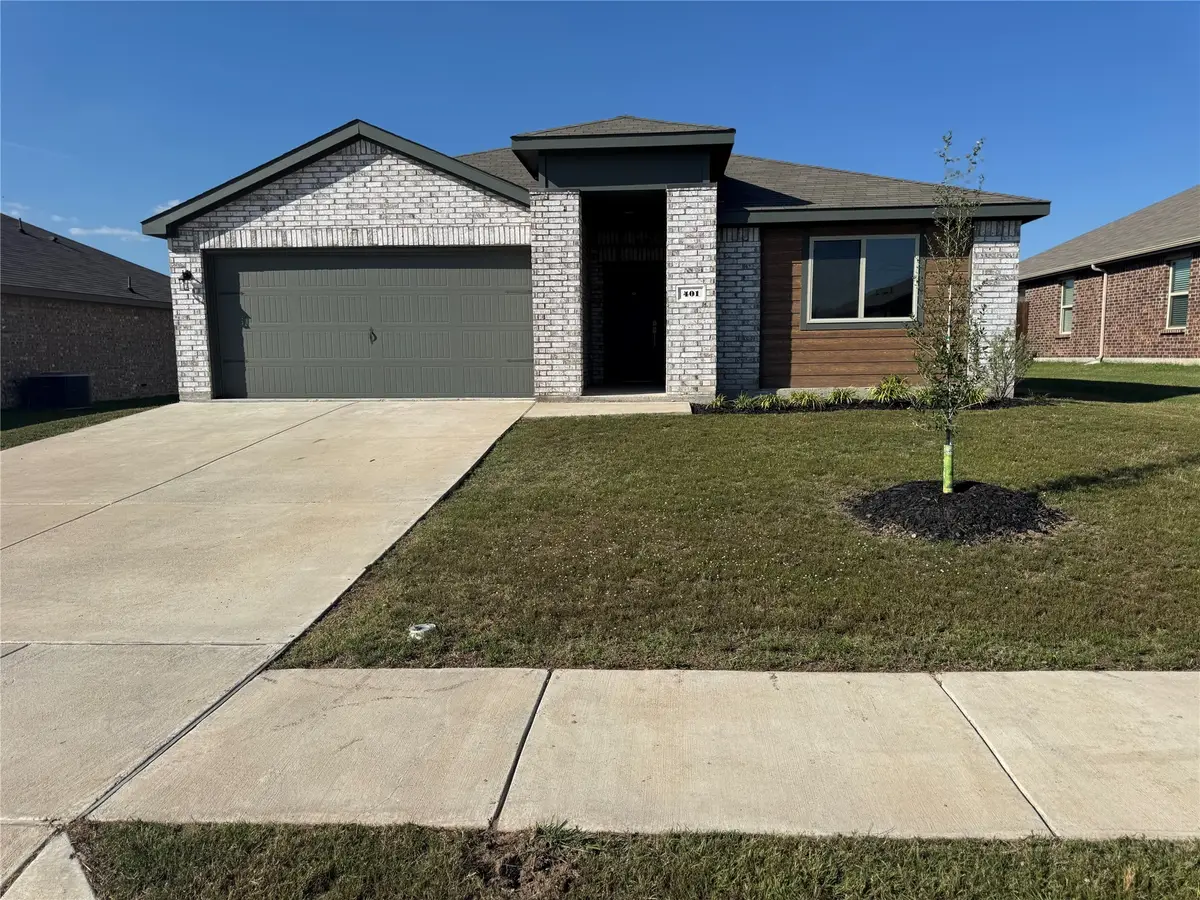 401 Chuck Wagon Drive, Josephine, TX 75189 - Image #1