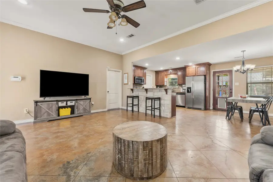 1015 S Adams Street, McGregor, TX 76657 - Image #3