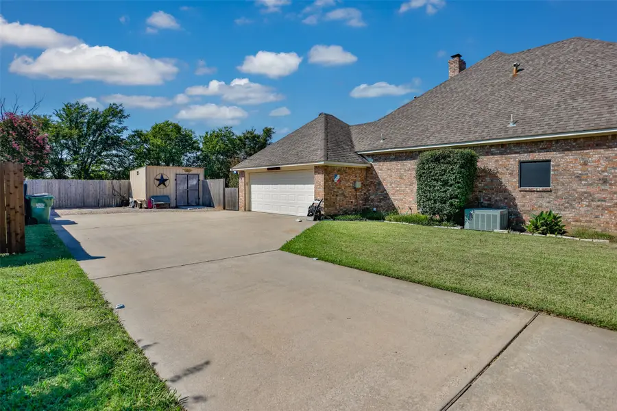 2424 Jolinda Lane, Whitesboro, TX 76273 - Image #3