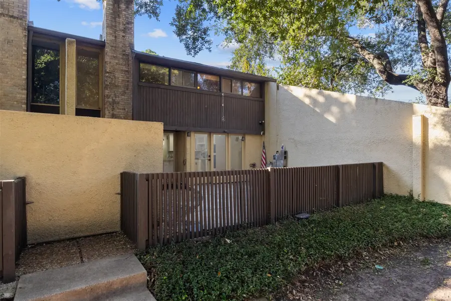 1111 Portales Lane, Irving, TX 75061 - Image #3