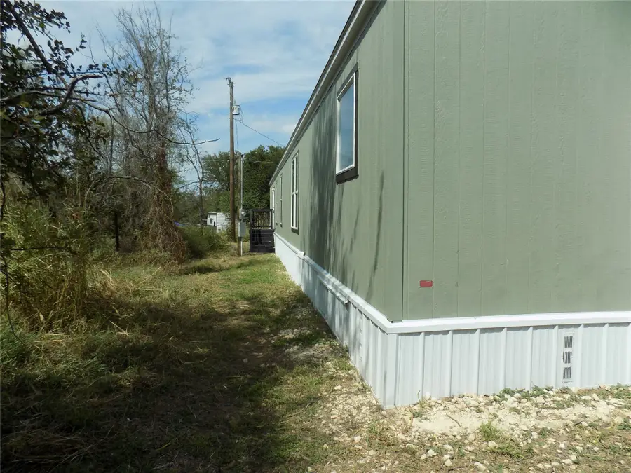 2916 Blackjack Lane, Granbury, TX 76048 - Image #3