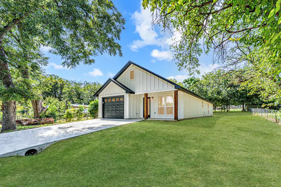 3712 Oak Meadow Street, Granbury, TX 76048 - Image #2