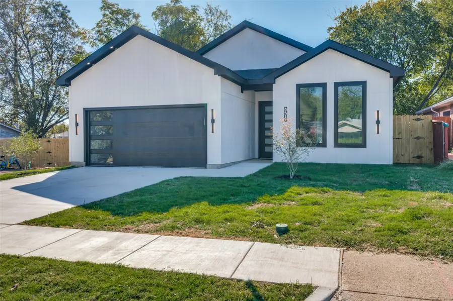 2209 W E Roberts Street, Grand Prairie, TX 75051 - Image #2