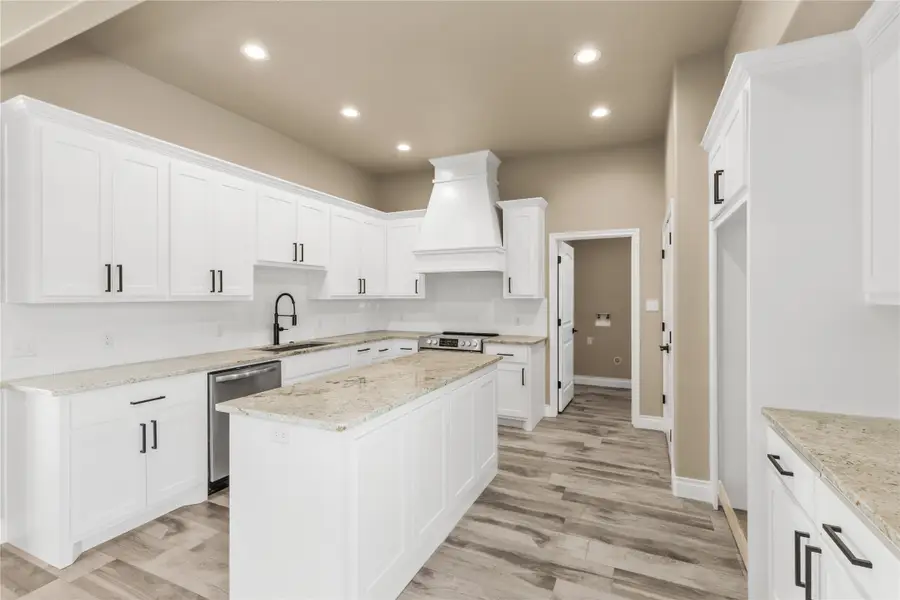 4506 E Kenwood Court, Granbury, TX 76049 - Image #2