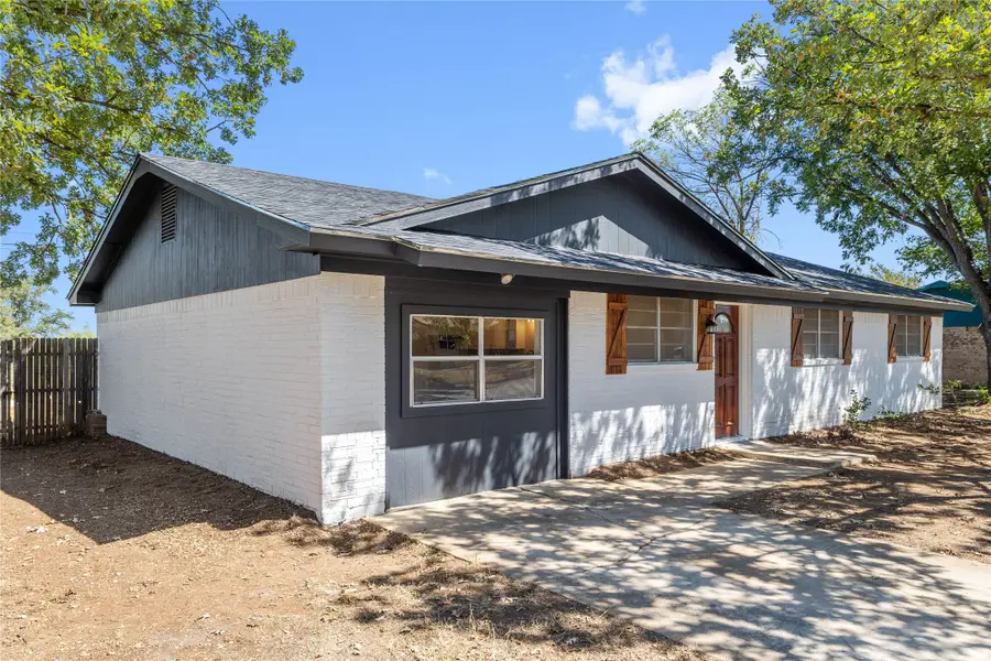 3818 Crestridge Drive, Brownwood, TX 76801 - Image #2