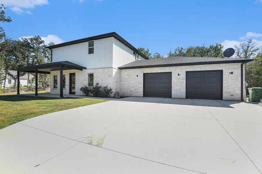 811 County Road 3451, Paradise, TX 76073 - Image #2