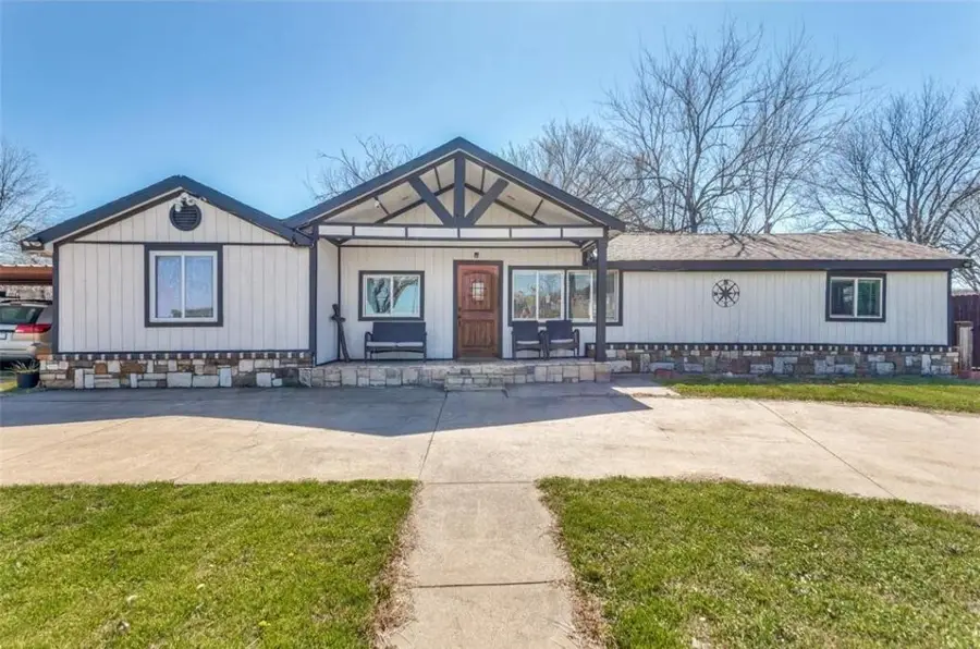 5720 Wilkes Drive, Fort Worth, TX 76119 - Image #2