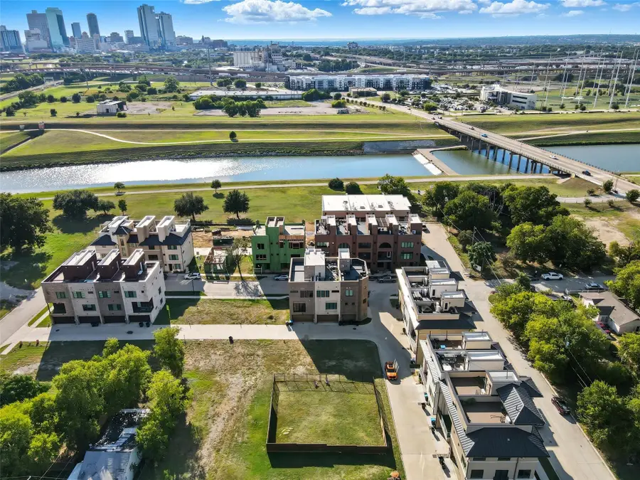 421 S Rayner Street, Fort Worth, TX 76111 - Image #2