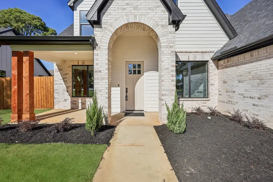 2622 Evinrude Drive, Grapevine, TX 76051 - Image #3