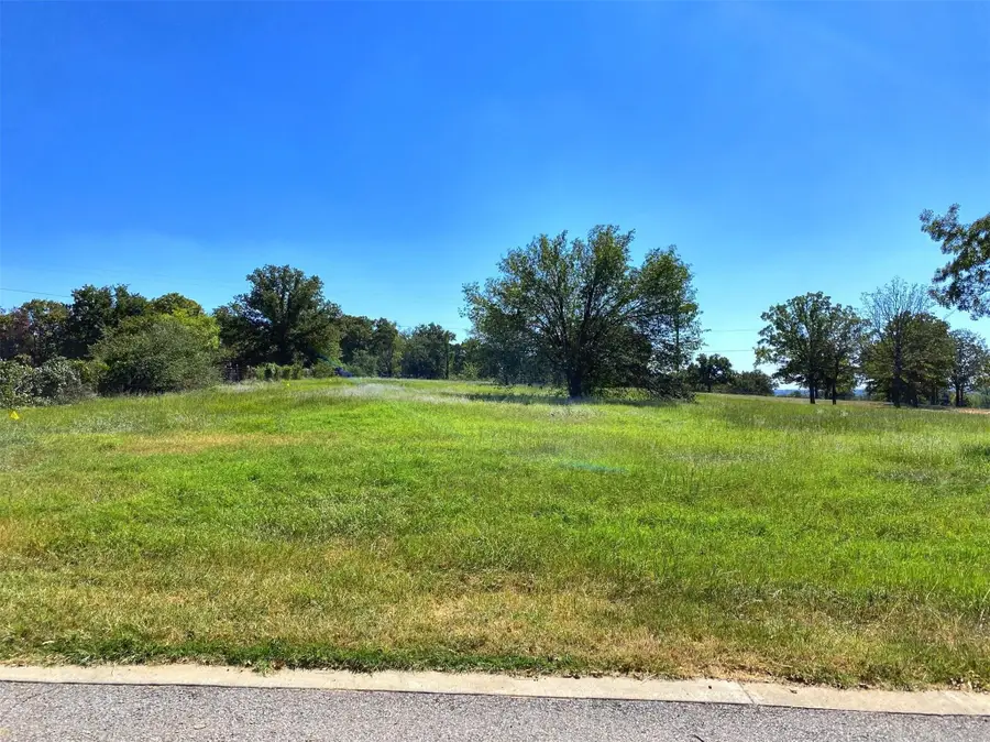 4032 Highland Oaks Lane, Cleburne, TX 76031 - Image #2