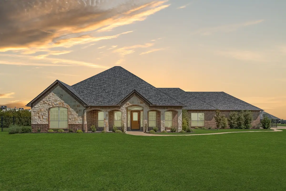 2921 W Alamosa Drive, Terrell, TX 75160 - Image #1