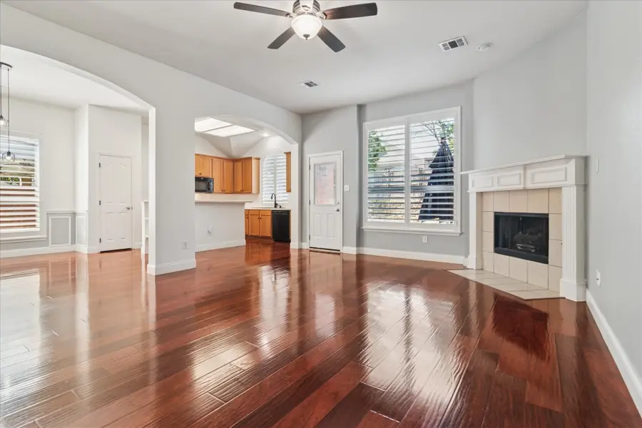 421 Shumate Drive, McKinney, TX 75071 - Image #2