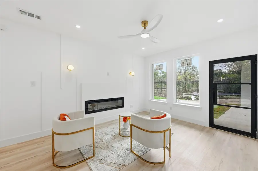 2719 Starks Avenue, Dallas, TX 75215 - Image #2