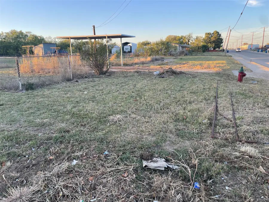 1001 N Parks Street, Breckenridge, TX 76424 - Image #2