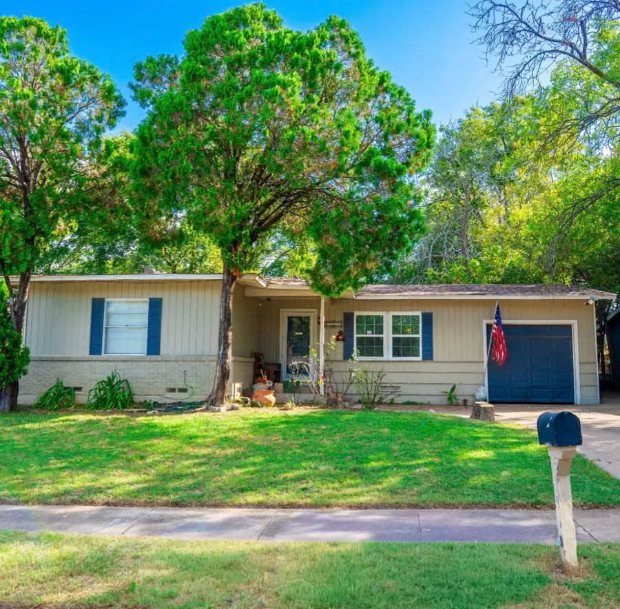 2016 Huntington Drive, Arlington, TX 76010 - Image #2