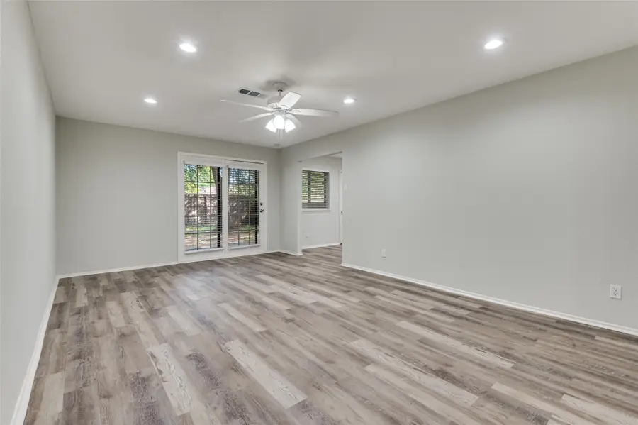 1902 Glenwick Lane, Irving, TX 75060 - Image #2