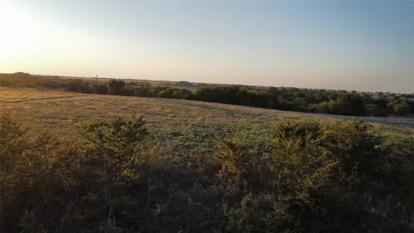 537 Willow Court, St Jo, TX 76265