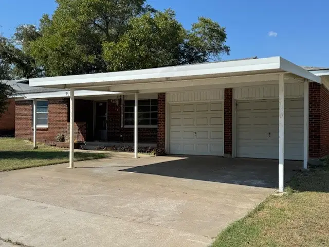 852 Odie Drive, White Settlement, TX 76108 - Image #1