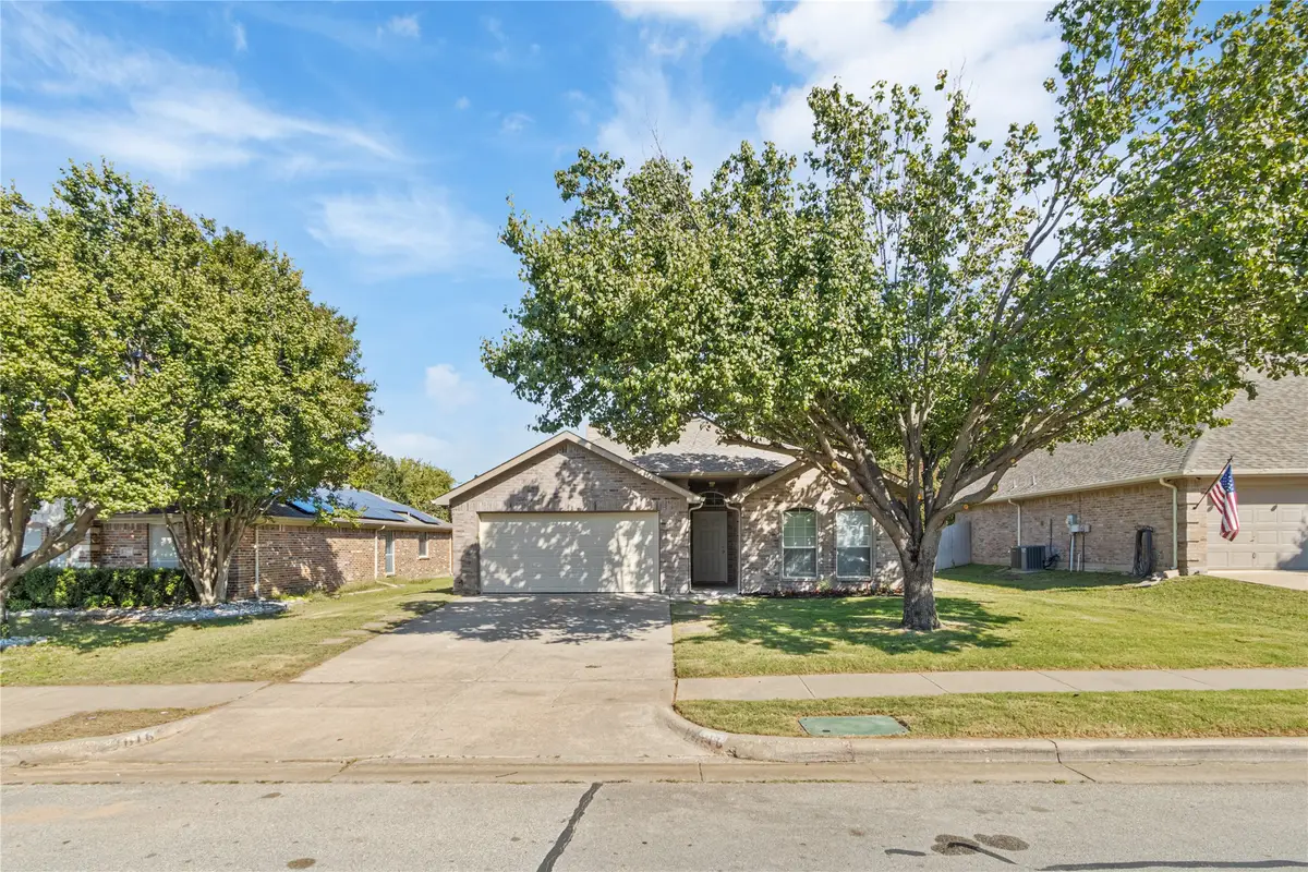 616 Kriston Drive, Azle, TX 76020 - Image #1