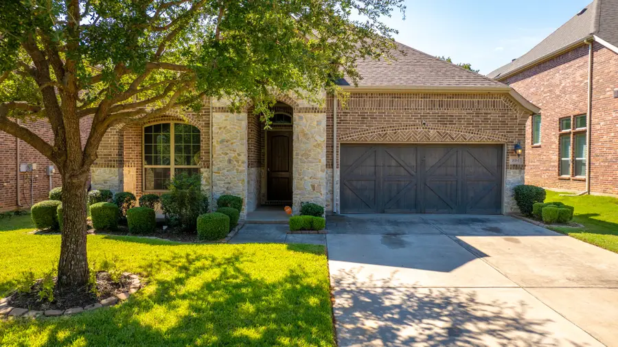 804 Bandelier Lane, Mansfield, TX 76063 - Image #2