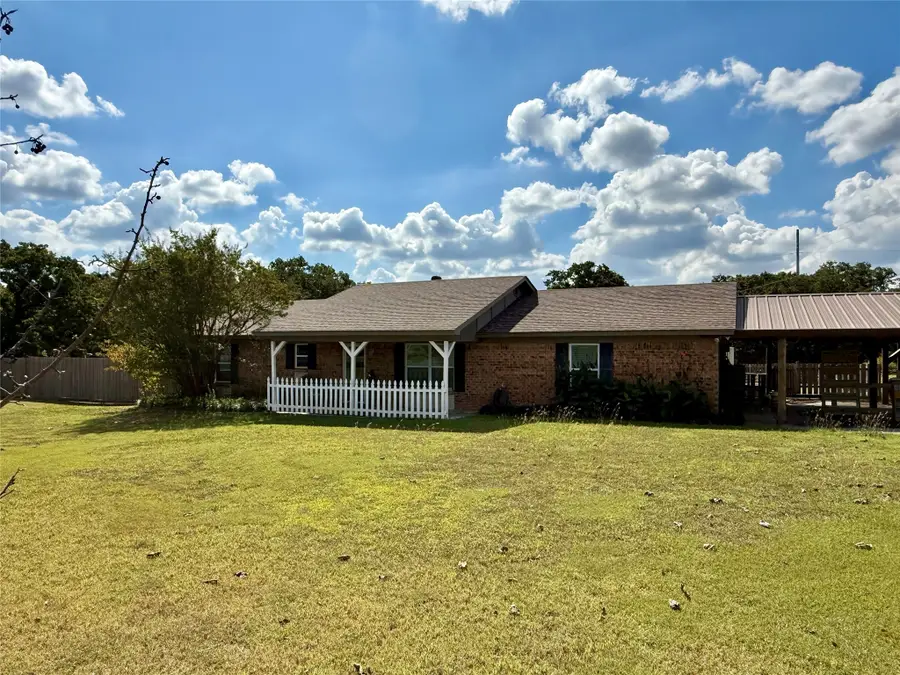 2277 Tanglewood Street, Weatherford, TX 76085 - Image #2