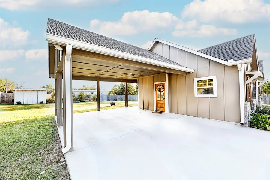 305 Main Street, Montague, TX 76251 - Image #3