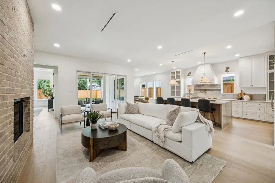 6244 Richmond Avenue, Dallas, TX 75214 - Image #2