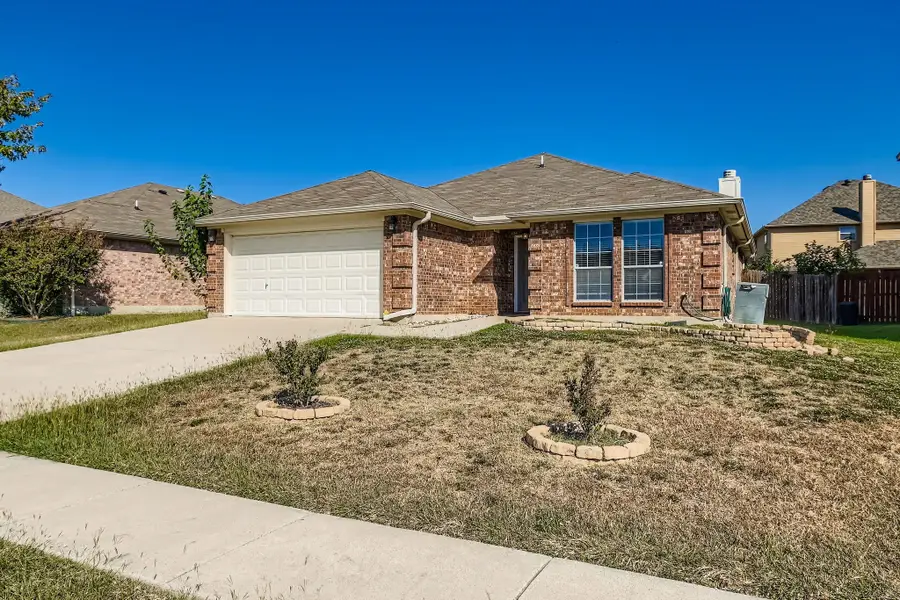 608 Piper Drive, Saginaw, TX 76179 - Image #2