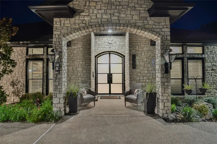 1209 Mallard Way, Granbury, TX 76048 - Image #2