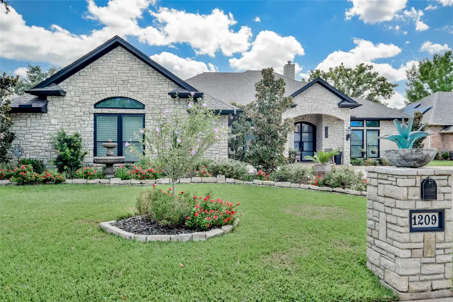 1209 Mallard Way, Granbury, TX 76048 - Image #3