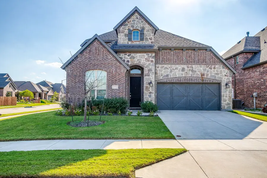 2733 Stadium View Drive, Fort Worth, TX 76118 - Image #2