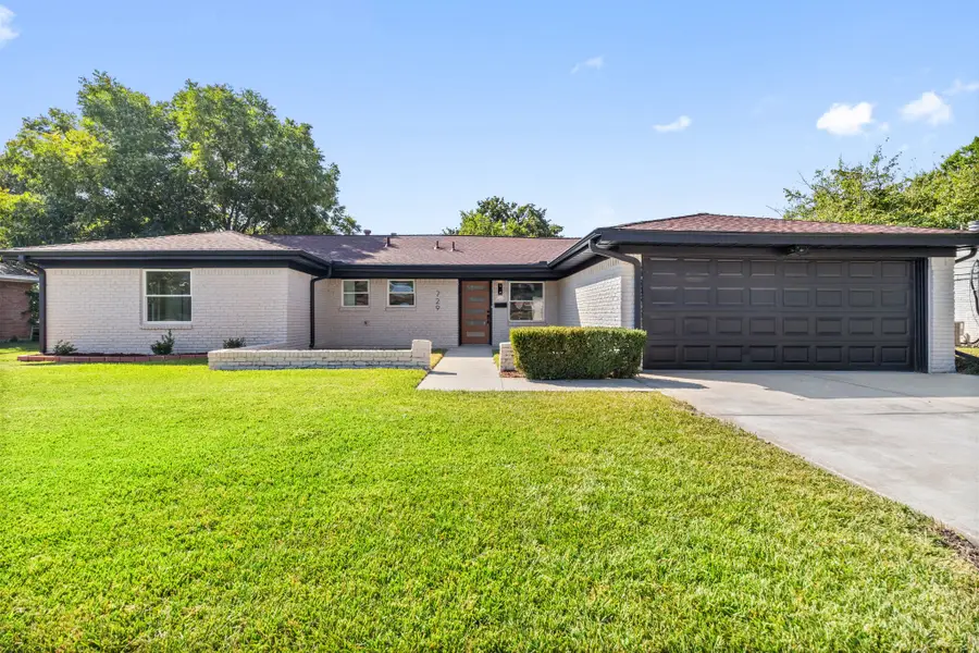 729 Finland Street, Grand Prairie, TX 75050 - Image #2