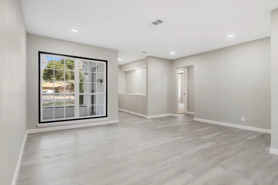 2000 E Park Row Drive, Arlington, TX 76010 - Image #3