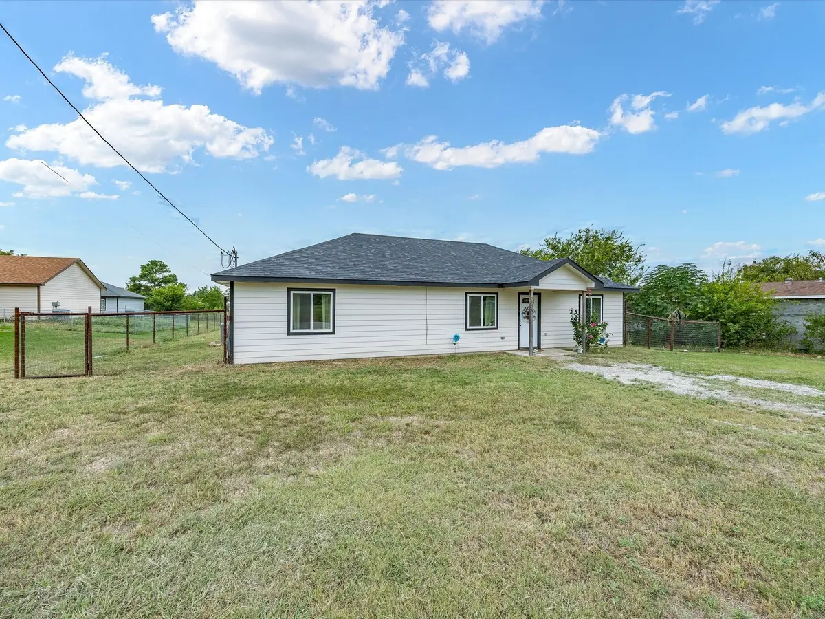 106 Edith Street, Bowie, TX 76230 - Image #1