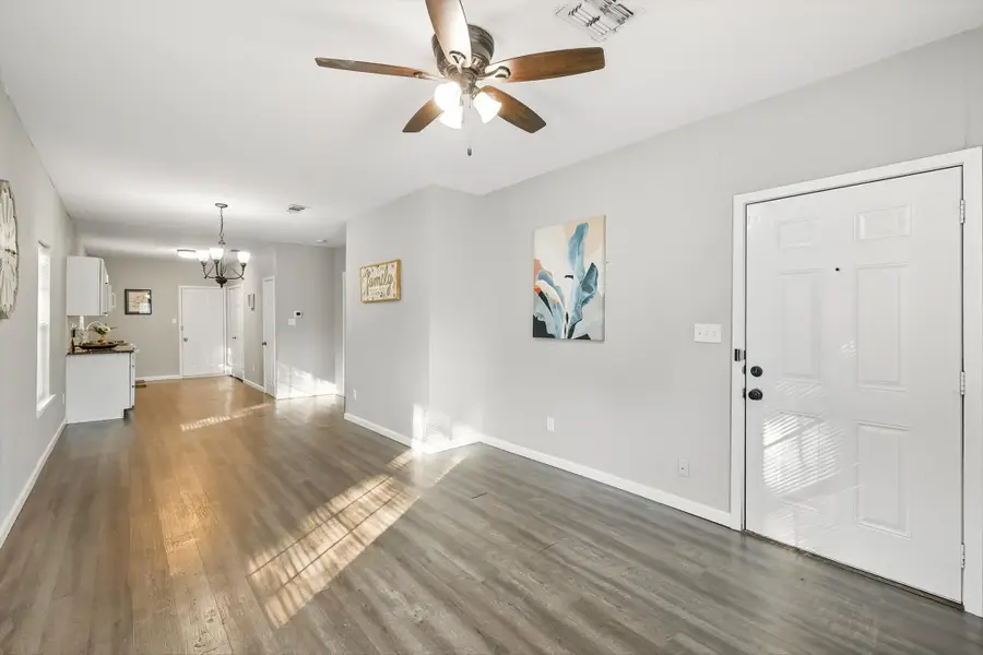 717 E Davis Avenue, Fort Worth, TX 76104 - Image #3