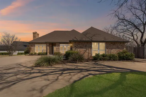 6102 N Waverly Court, Granbury, TX 76049