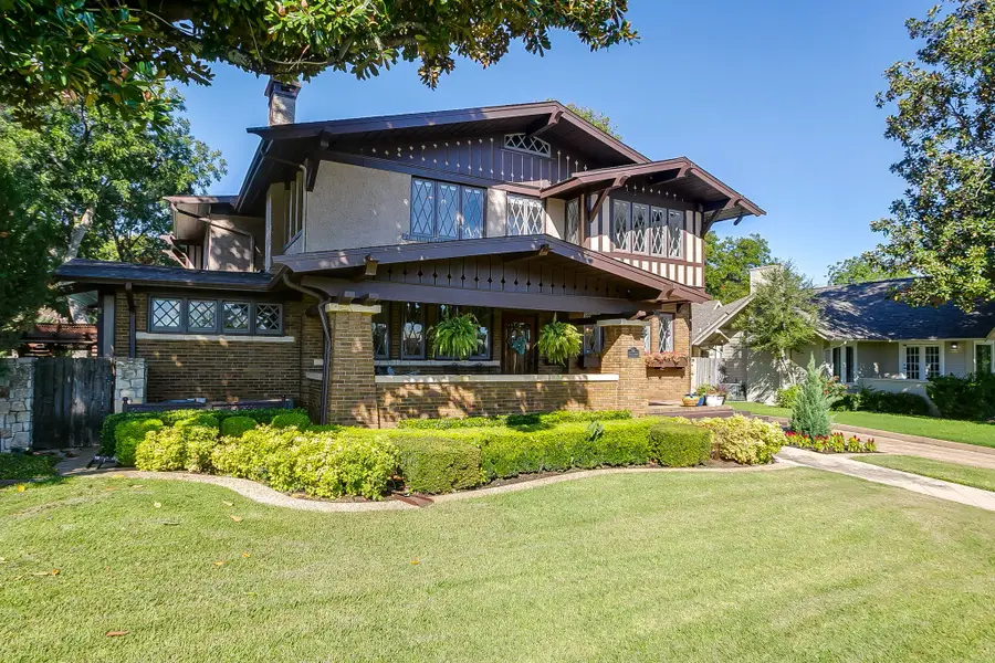 306 Prairie Avenue, Cleburne, TX 76033 - Image #2