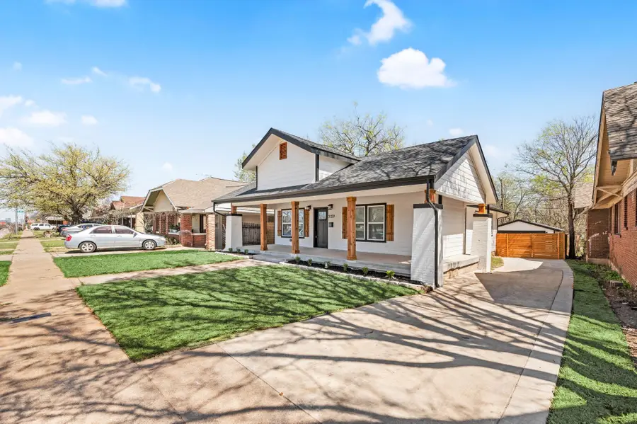 3329 Hemphill Street, Fort Worth, TX 76110 - Image #3