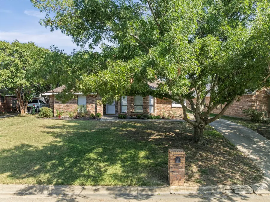 7332 Post Oak Drive, North Richland Hills, TX 76182 - Image #2