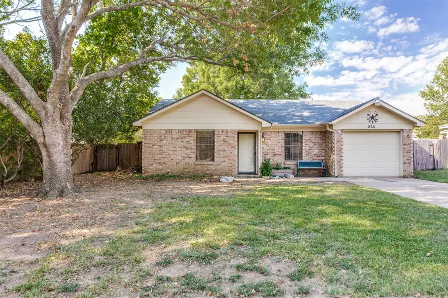 825 Blue Ridge Drive, Burleson, TX 76028 - Image #2