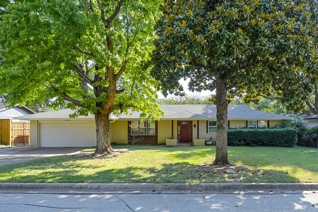 1315 Westcrest Drive, Arlington, TX 76013 - Image #1