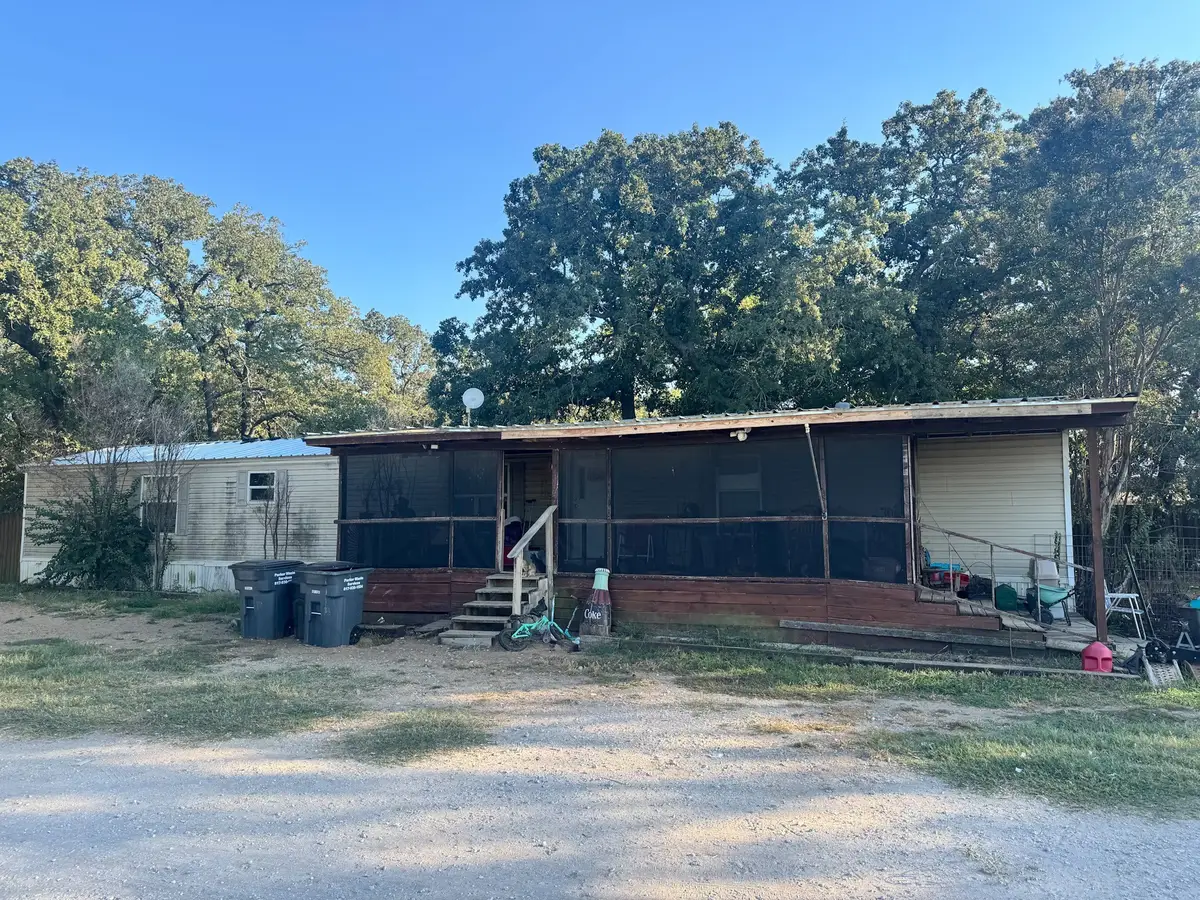 151 Sadie Lane, Springtown, TX 76082 - Image #1