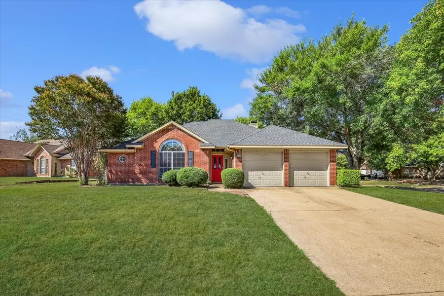 4663 Essex Court, Grand Prairie, TX 75052 - Image #2