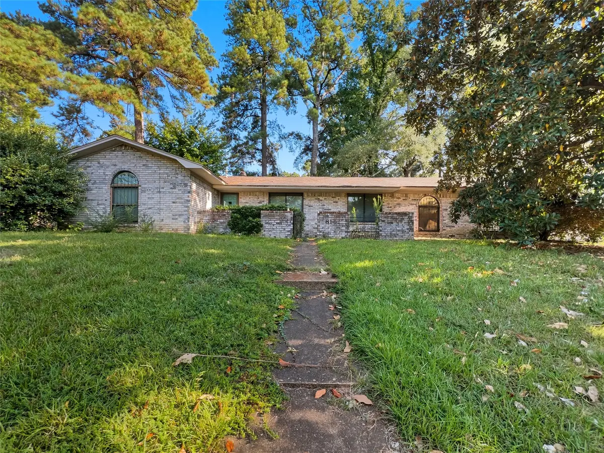 814 Elaine Drive, Wake Village, TX 75501 - Image #1