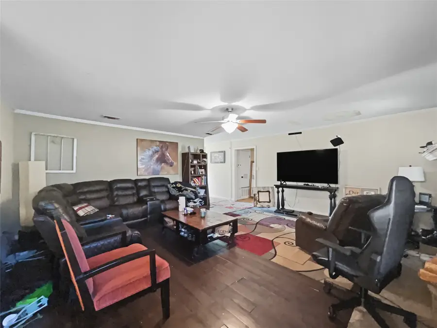 814 Elaine Drive, Wake Village, TX 75501 - Image #3